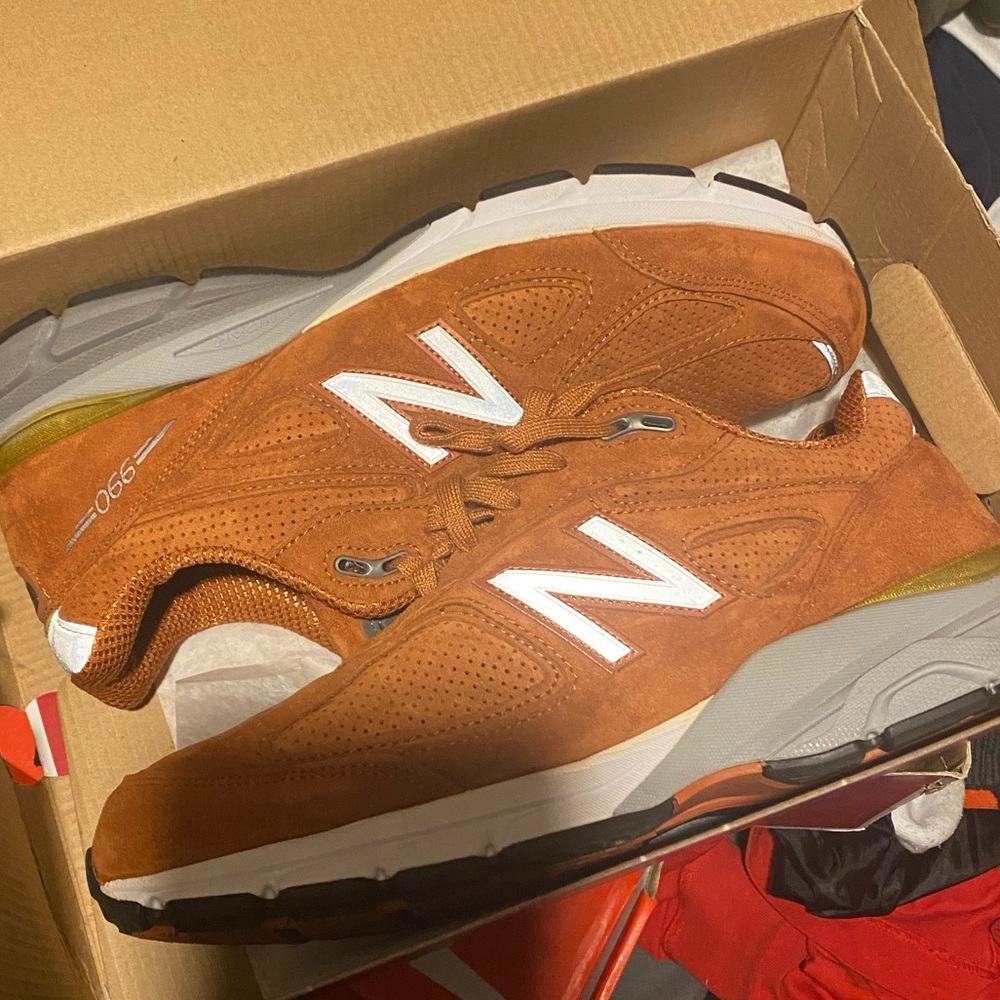 New Balance 990